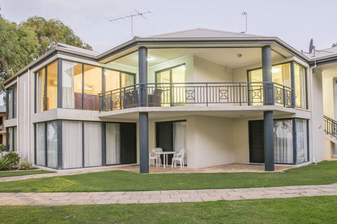 Cape View Beach Resort - Palm Beach Accommodation 23