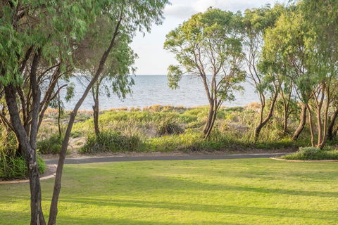 Cape View Beach Resort - Palm Beach Accommodation 13