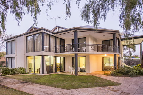 Cape View Beach Resort - Palm Beach Accommodation 21