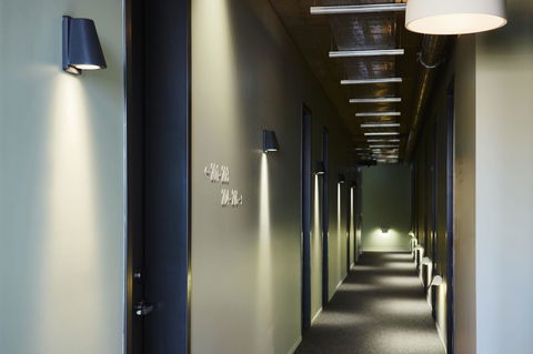 Alex Hotel - Palm Beach Accommodation 32