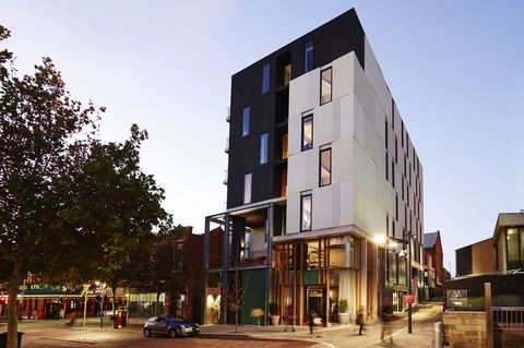 Alex Hotel - Palm Beach Accommodation 0