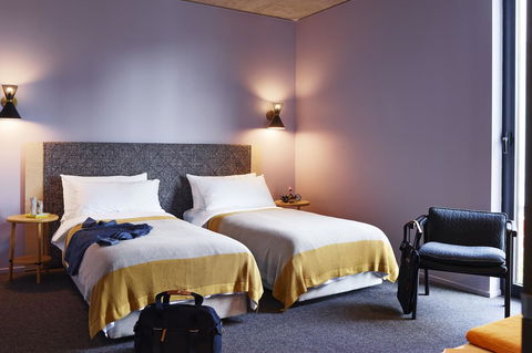 Alex Hotel - Palm Beach Accommodation 10