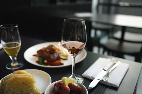 Alex Hotel - Palm Beach Accommodation 8