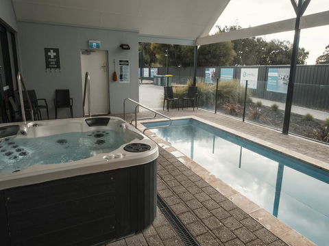FortyOne - Oceanside Retreat Busselton - Palm Beach Accommodation 3