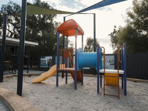 FortyThree - Oceanside Retreat Busselton - Palm Beach Accommodation 34
