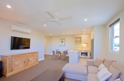The Remington Muswellbrook - Palm Beach Accommodation 25