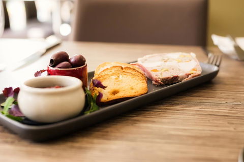 The Remington Muswellbrook - Palm Beach Accommodation 24