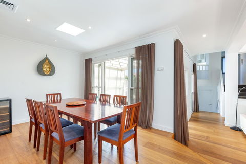 Kensington Self-Contained Modern House (89BROM) - Palm Beach Accommodation 6