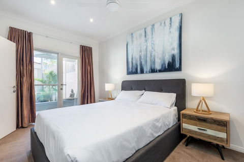 Kensington Self-Contained Modern House (89BROM) - Palm Beach Accommodation 4