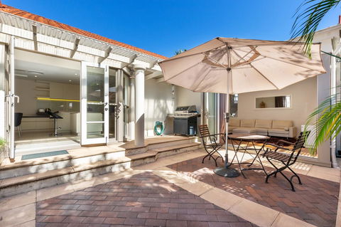 Kensington Self-Contained Modern House (89BROM) - Palm Beach Accommodation 2