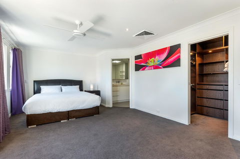 Kensington Self-Contained Modern House (89BROM) - Palm Beach Accommodation 14