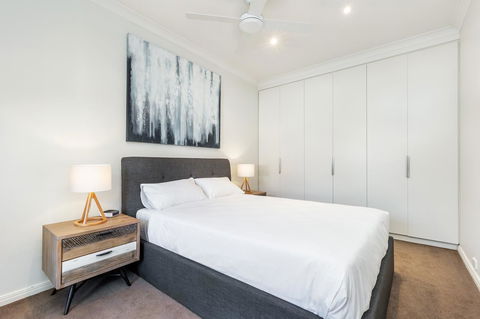 Kensington Self-Contained Modern House (89BROM) - Palm Beach Accommodation 13