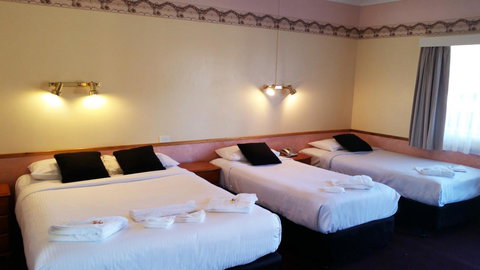 Echo Point Discovery Motel - Palm Beach Accommodation 4