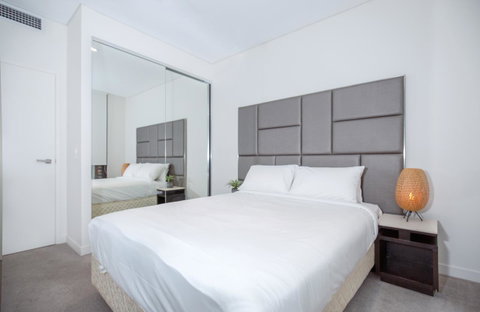 DD Apartments On Day - Palm Beach Accommodation 24