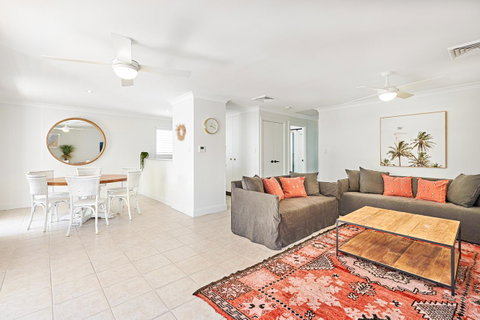 The Lord Byron - Palm Beach Accommodation 12