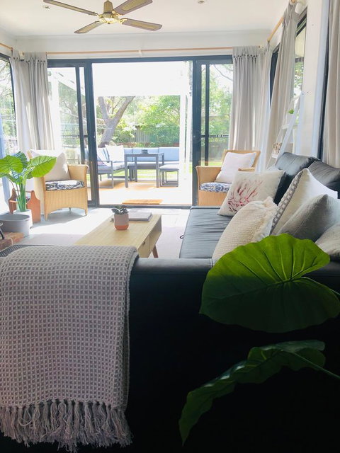 Little Blue Beach House - Palm Beach Accommodation 14