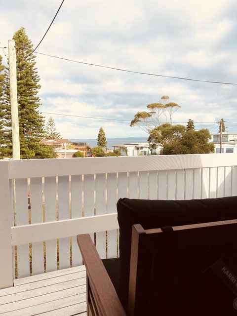 Little Blue Beach House - Palm Beach Accommodation 0