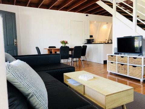 Little Blue Beach House - Palm Beach Accommodation 7