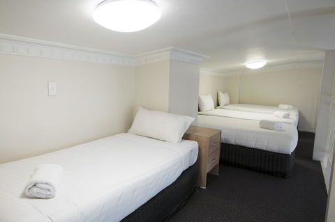 Banjo Paterson Inn - Palm Beach Accommodation 27