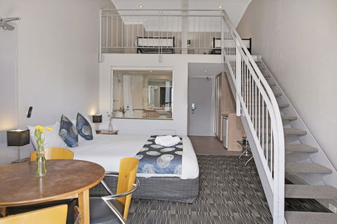 Banjo Paterson Inn - Palm Beach Accommodation 2