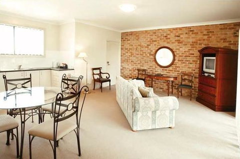 Potters Apartments - Palm Beach Accommodation 11