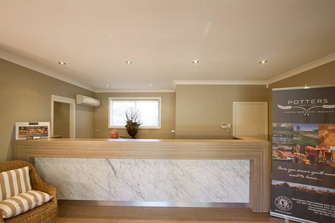 Potters Apartments - Palm Beach Accommodation 32