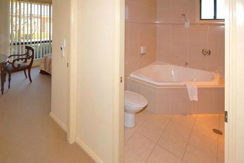 Potters Apartments - Palm Beach Accommodation 12