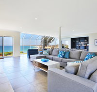Neptune - Absolute Beachfront - Palm Beach Accommodation
