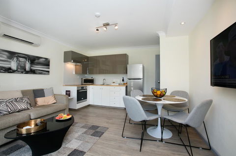 BEST WESTERN PLUS Apollo Hotel Newcastle - Palm Beach Accommodation 21