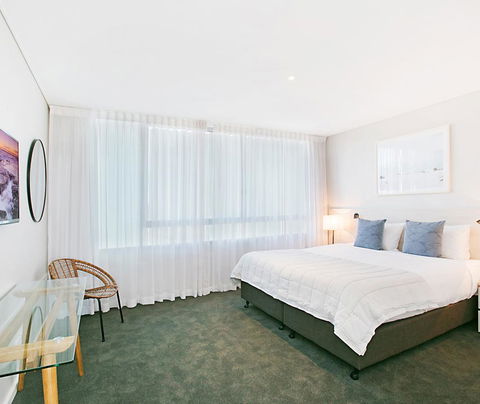 Oaks Nelson Bay Lure Suites - Palm Beach Accommodation 2