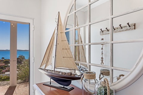 Phuza Maningi 17 Myan Close - Palm Beach Accommodation 11