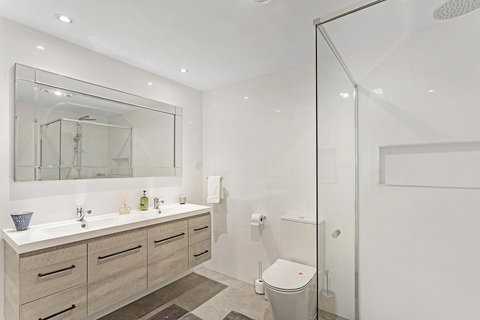 Phuza Maningi 17 Myan Close - Palm Beach Accommodation 20