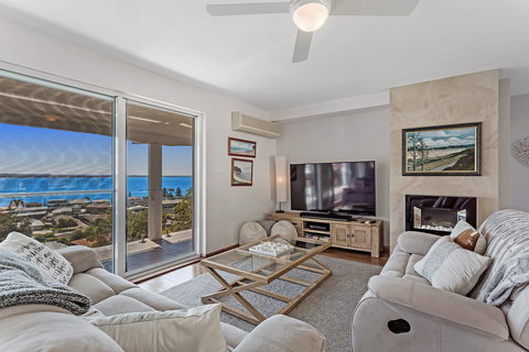 Phuza Maningi 17 Myan Close - Palm Beach Accommodation 4