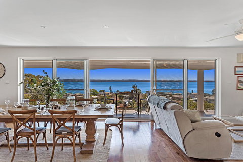 Phuza Maningi 17 Myan Close - Palm Beach Accommodation 0