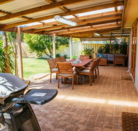 Sunbaker Beach House - Palm Beach Accommodation