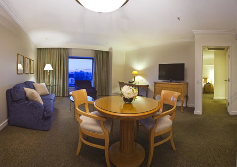 Stamford Plaza Sydney Airport Hotel & Conference Centre - Palm Beach Accommodation 16