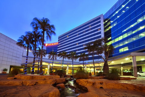 Stamford Plaza Sydney Airport Hotel & Conference Centre - Palm Beach Accommodation 0