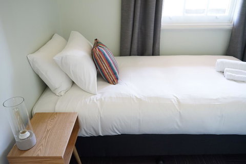 Rosehill Hotel - Palm Beach Accommodation 26