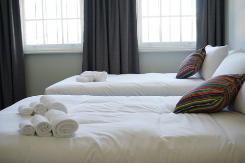 Rosehill Hotel - Palm Beach Accommodation 13