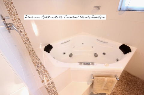 Full Circle Apartments - Palm Beach Accommodation 27