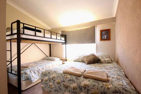 Full Circle Apartments - Palm Beach Accommodation 4