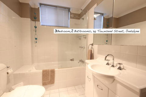 Full Circle Apartments - Palm Beach Accommodation 13