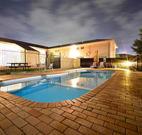 Winning Post Motor Inn - Palm Beach Accommodation