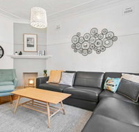Seaspray - Manly beach apartment close to the sand - Palm Beach Accommodation