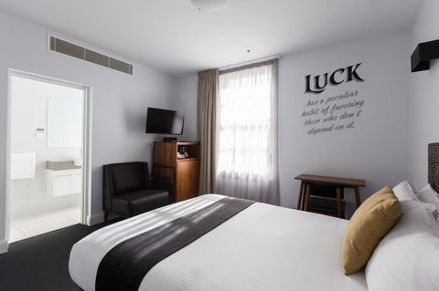 The Lucky Hotel - Palm Beach Accommodation 24