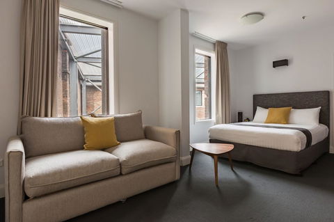 The Lucky Hotel - Palm Beach Accommodation 18