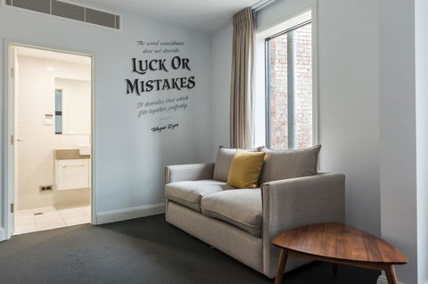 The Lucky Hotel - Palm Beach Accommodation 23
