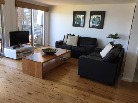 Swan Bay Hideaway - Palm Beach Accommodation 16