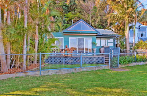 Swan Bay Hideaway - Palm Beach Accommodation 0