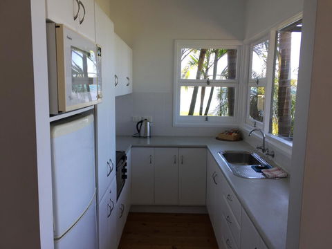 Swan Bay Hideaway - Palm Beach Accommodation 4